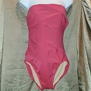 Strapless underwire swimsuit